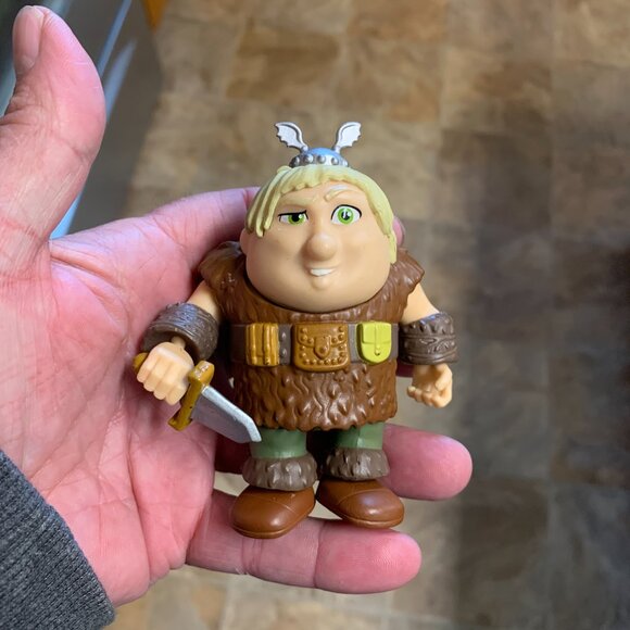 Lot of 9 How to Train Your Dragon Action Figures - Picture 2 of 14
